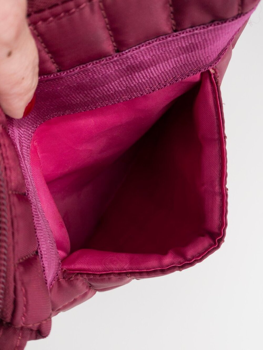 Lug Skipper Quilted Crossbody Bag Cranberry Wine Travel Organizer - Picture 12 of 17